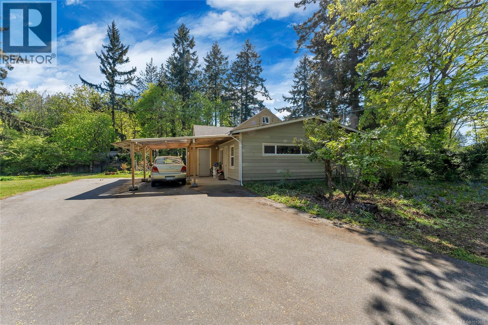 753 Sayward Rd - 30
