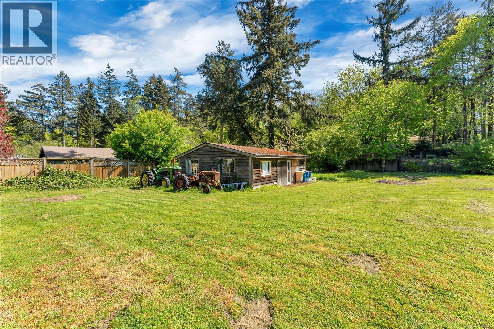  753 Sayward Road, Saanich