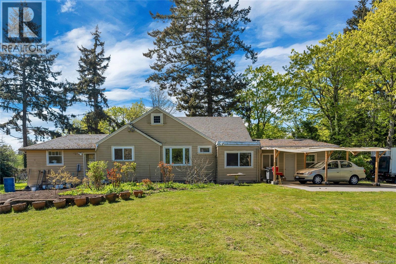  753 Sayward Road, Saanich
