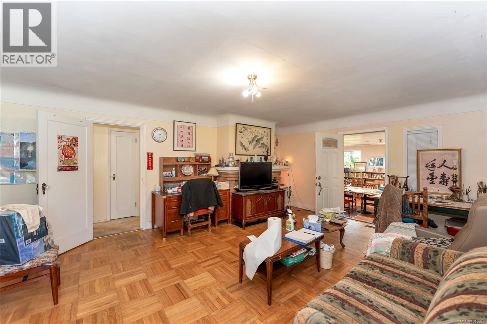  753 Sayward Road, Saanich