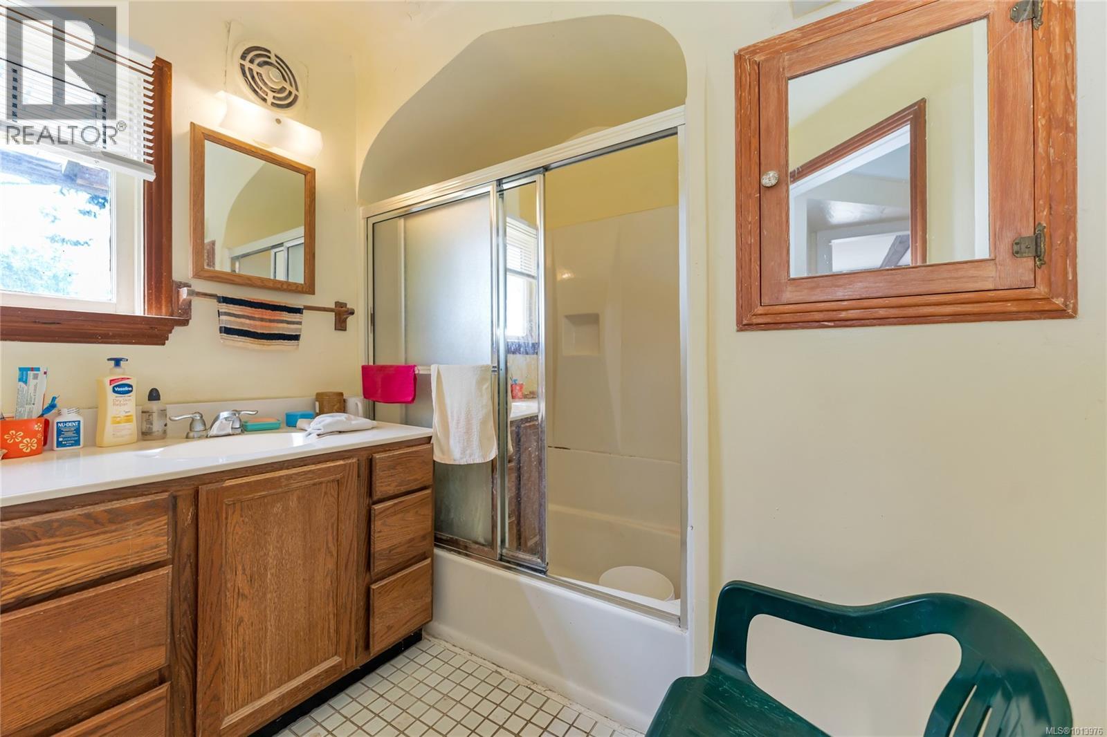 753 Sayward Rd - 9