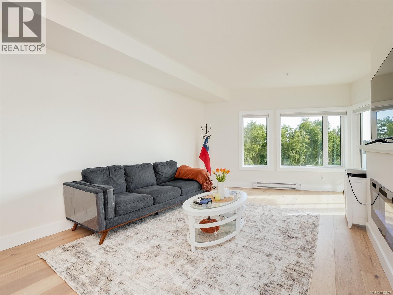 307 7098 Wallace Drive, Central Saanich