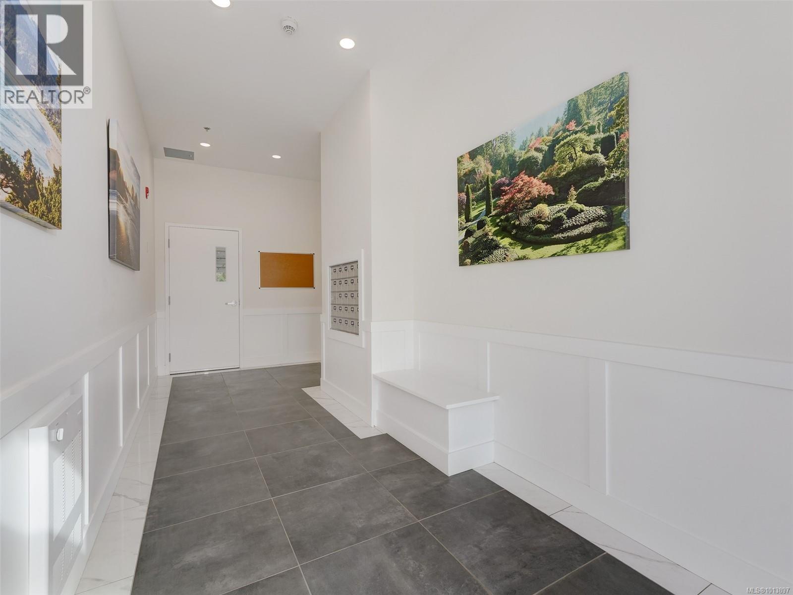 307 7098 Wallace Drive, Central Saanich