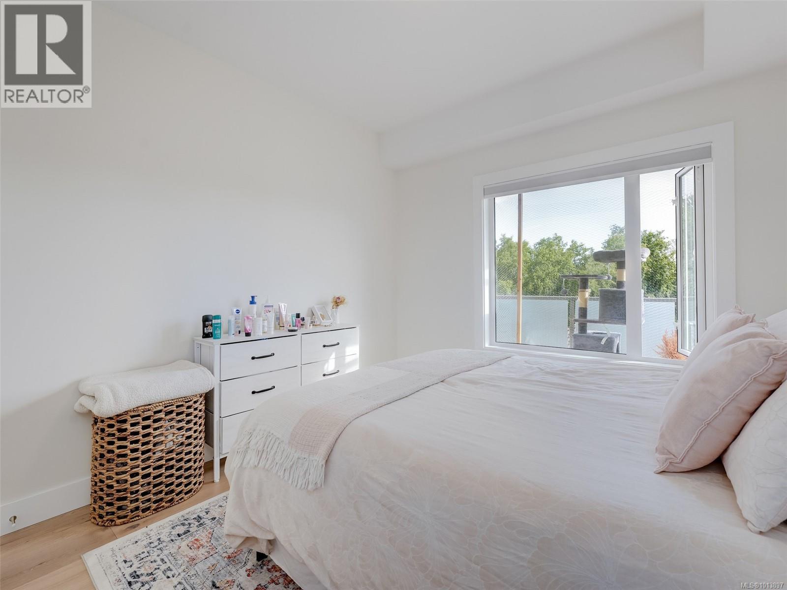 307 7098 Wallace Drive, Central Saanich