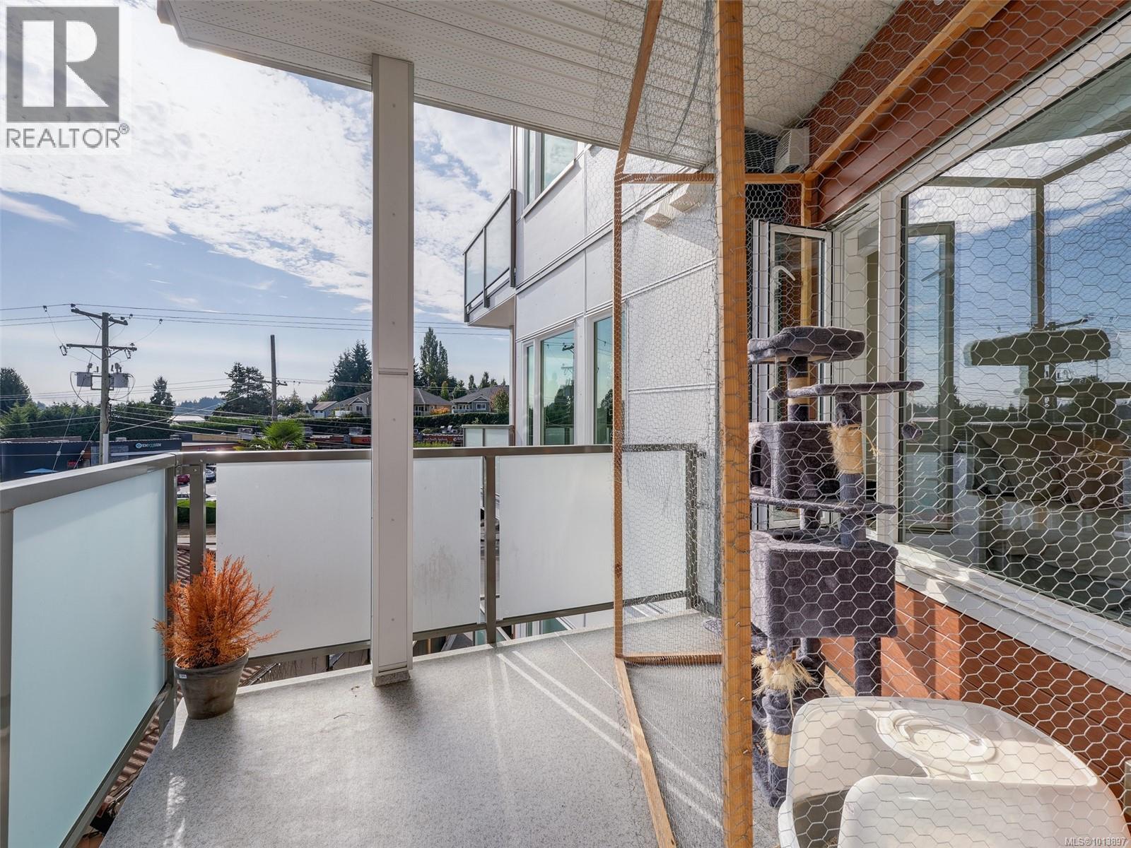 307 7098 Wallace Drive, Central Saanich