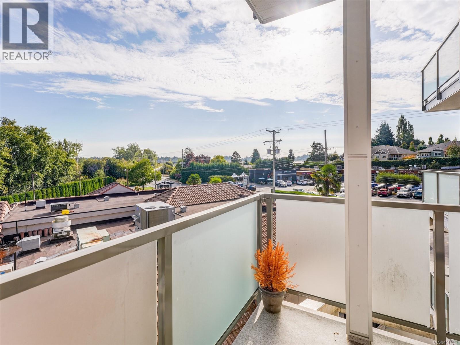 307 7098 Wallace Drive, Central Saanich