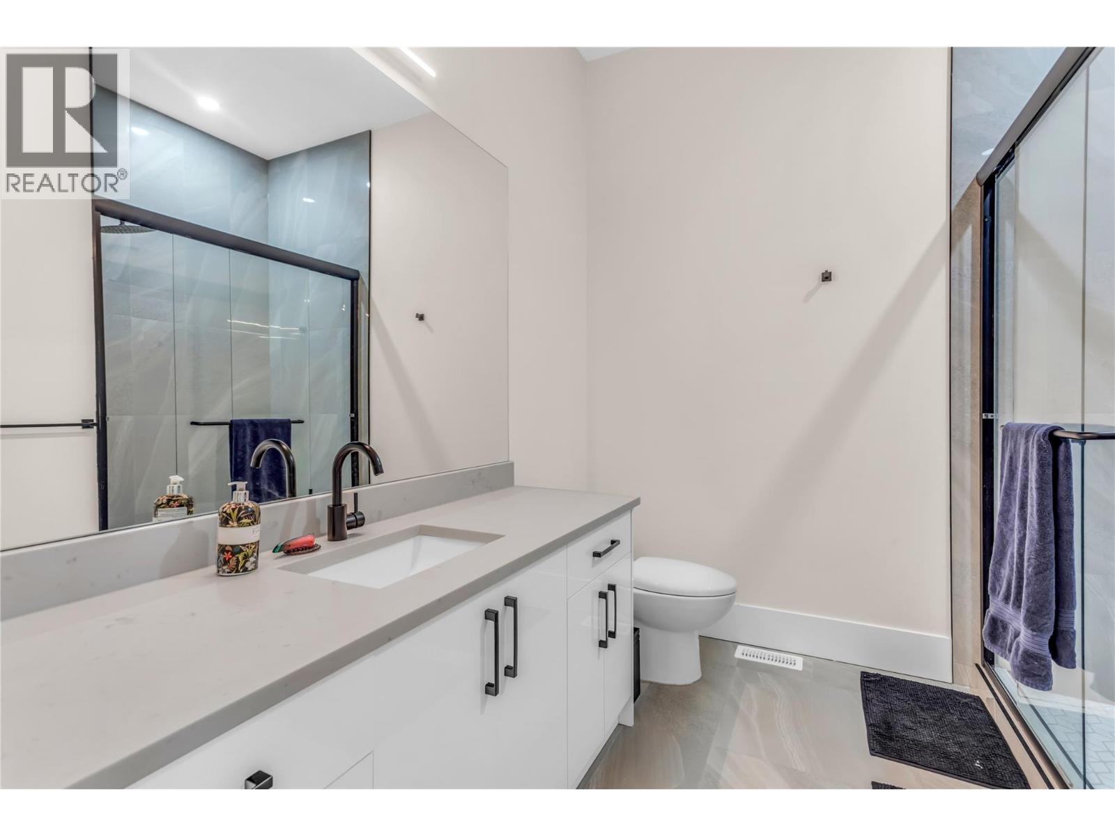  1189 Lone Pine Drive, Kelowna