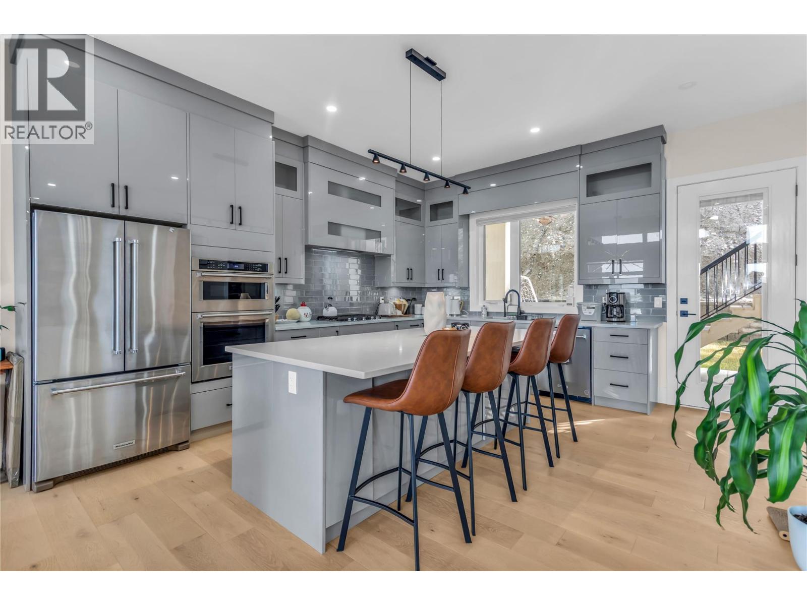  1189 Lone Pine Drive, Kelowna