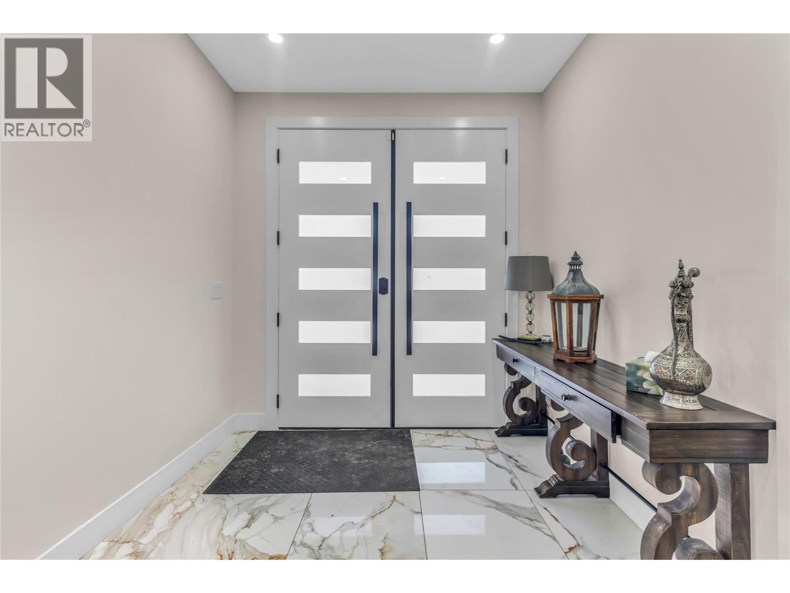  1189 Lone Pine Drive, Kelowna