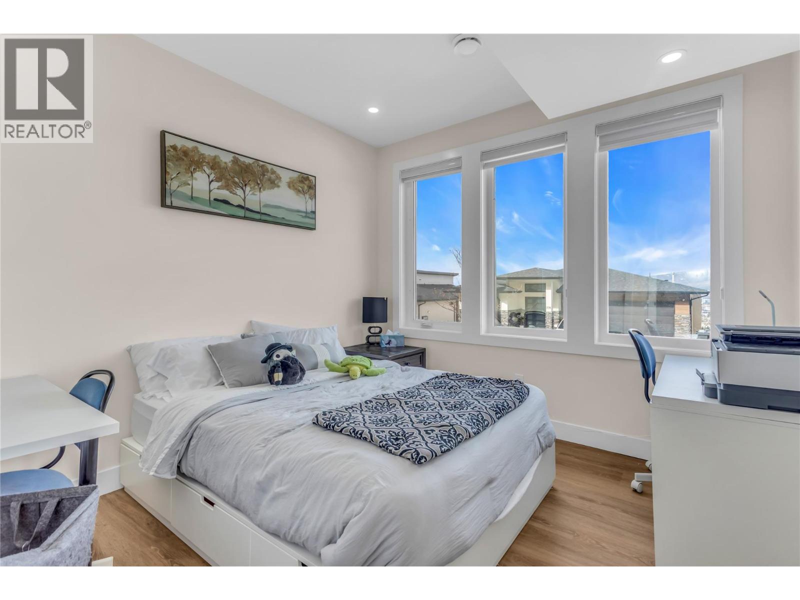  1189 Lone Pine Drive, Kelowna
