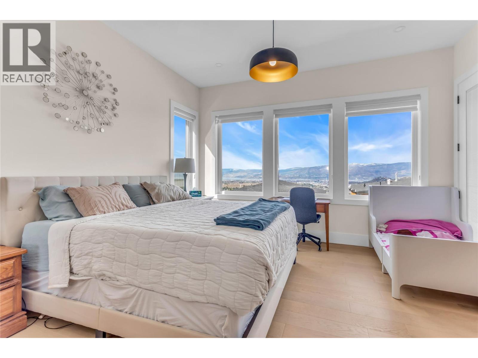  1189 Lone Pine Drive, Kelowna