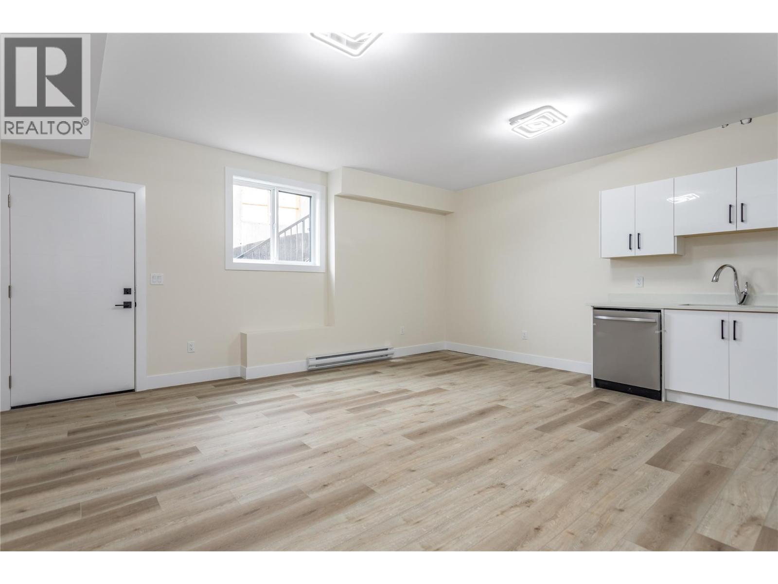  1189 Lone Pine Drive, Kelowna
