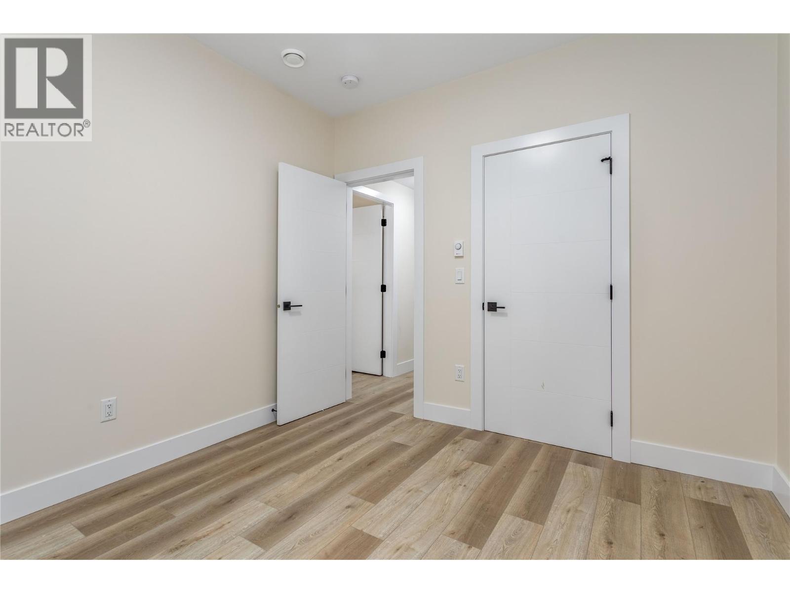  1189 Lone Pine Drive, Kelowna