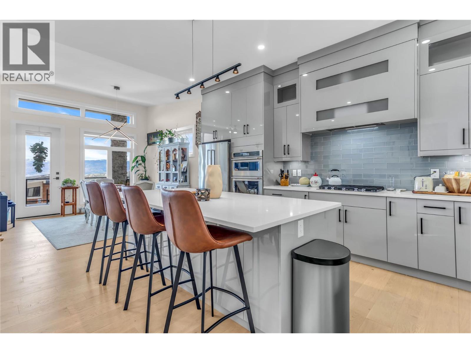  1189 Lone Pine Drive, Kelowna