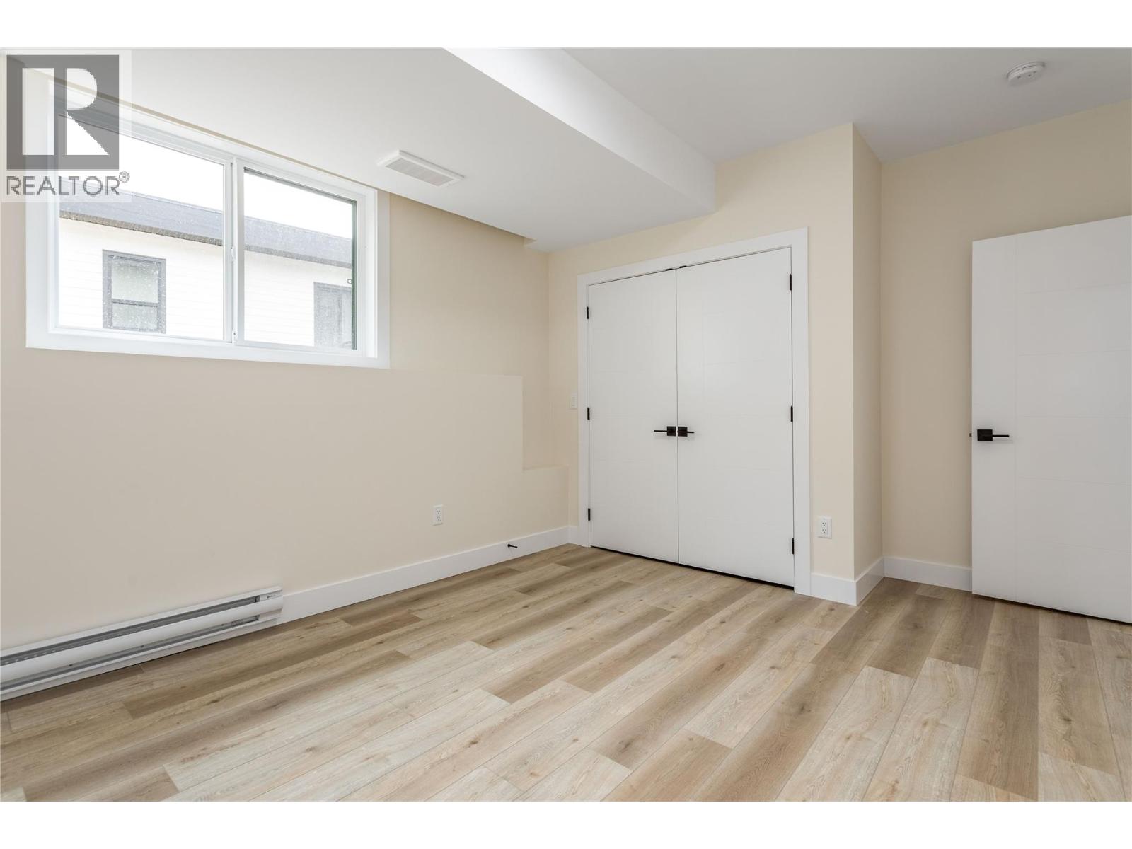  1189 Lone Pine Drive, Kelowna