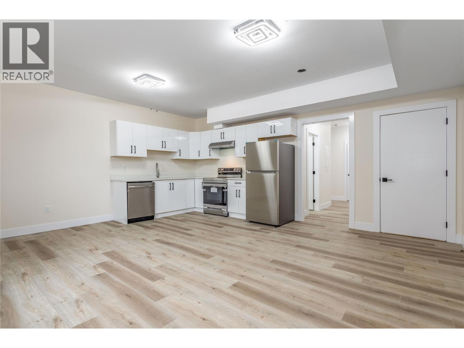  1189 Lone Pine Drive, Kelowna