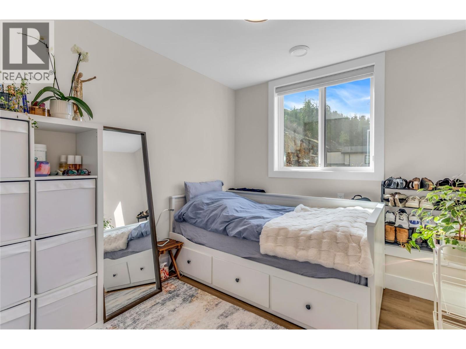  1189 Lone Pine Drive, Kelowna