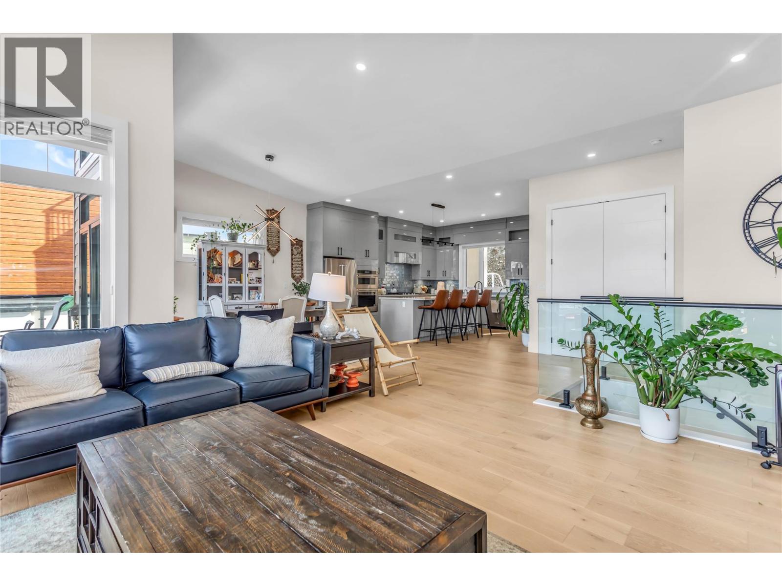  1189 Lone Pine Drive, Kelowna