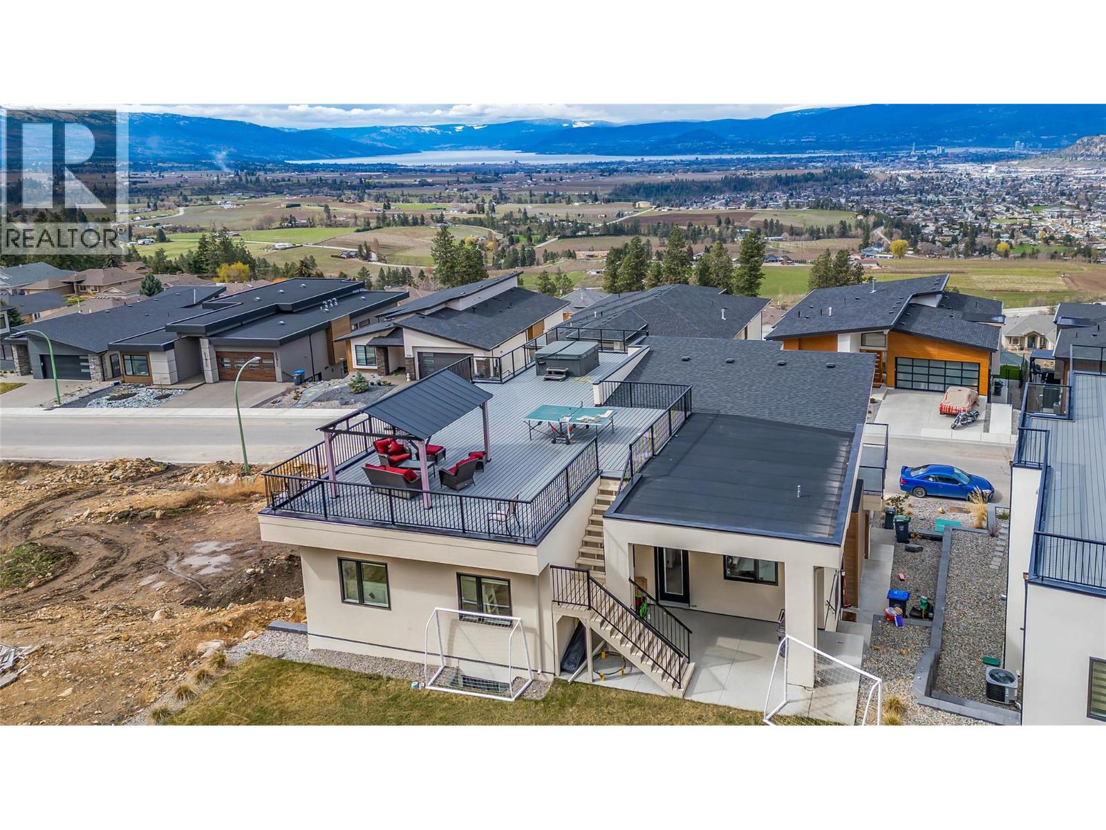  1189 Lone Pine Drive, Kelowna