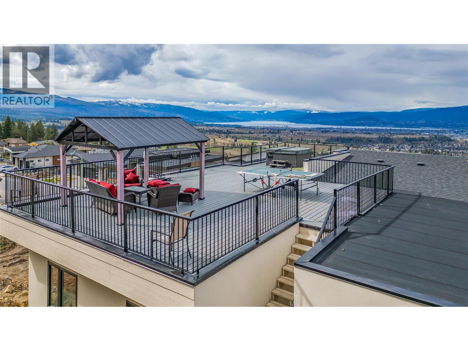  1189 Lone Pine Drive, Kelowna
