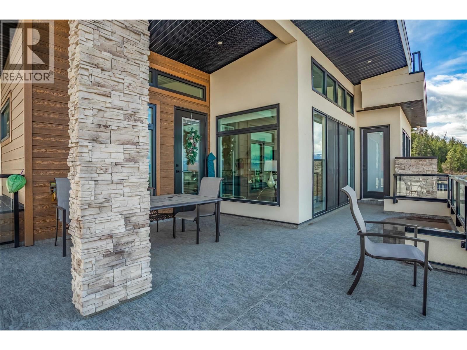  1189 Lone Pine Drive, Kelowna