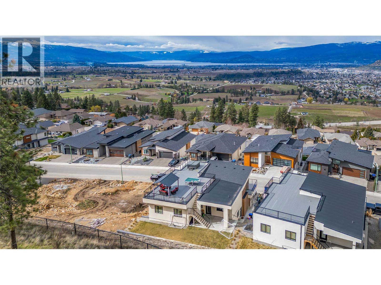  1189 Lone Pine Drive, Kelowna