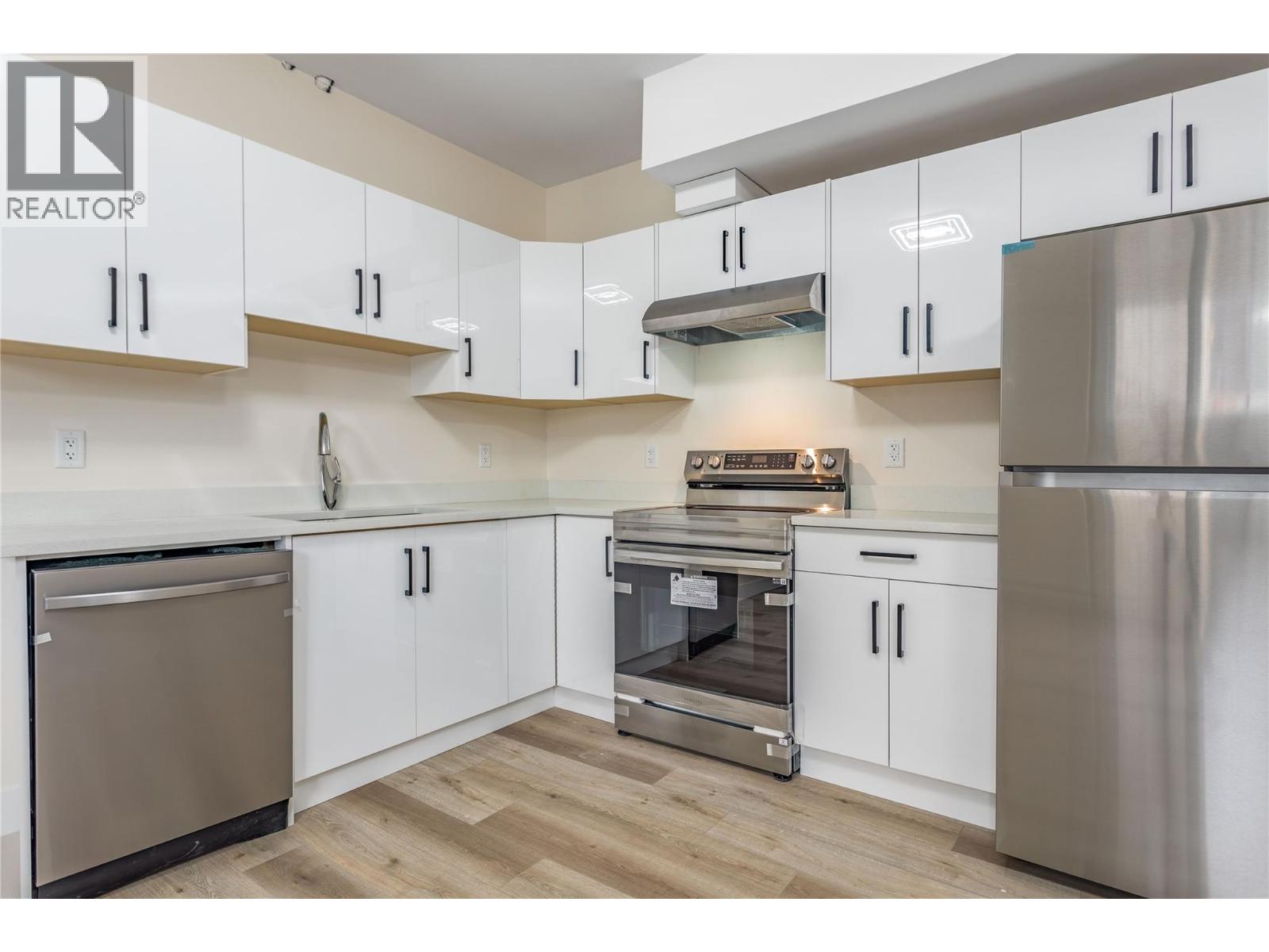  1189 Lone Pine Drive, Kelowna
