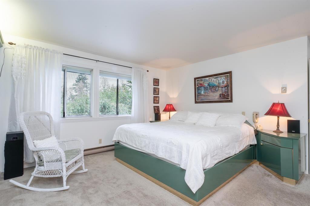 17352 26A AVENUE, White Rock