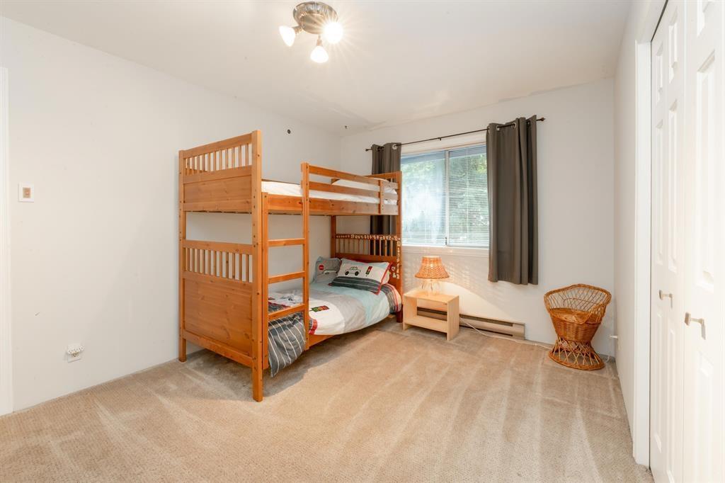 17352 26A AVENUE, White Rock