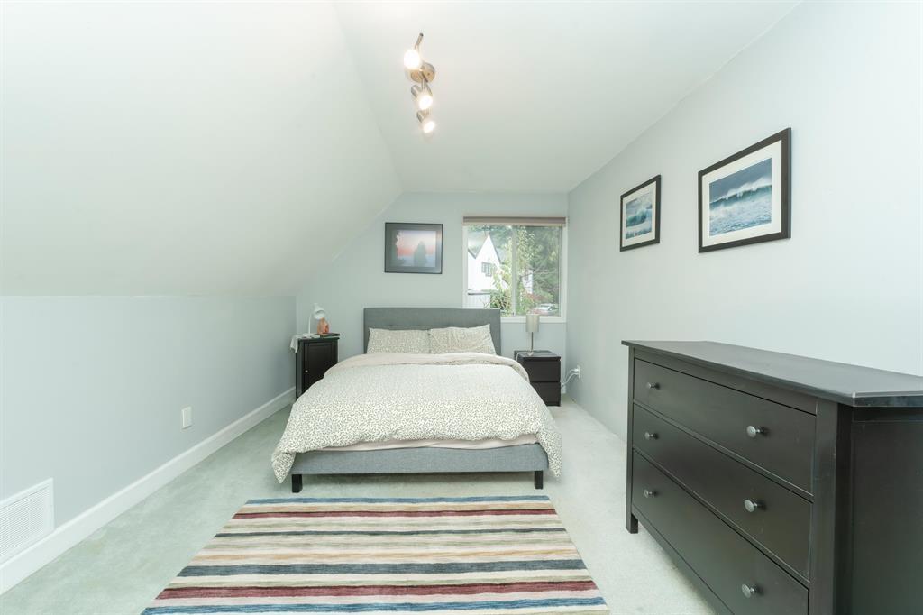 17352 26A AVENUE, White Rock