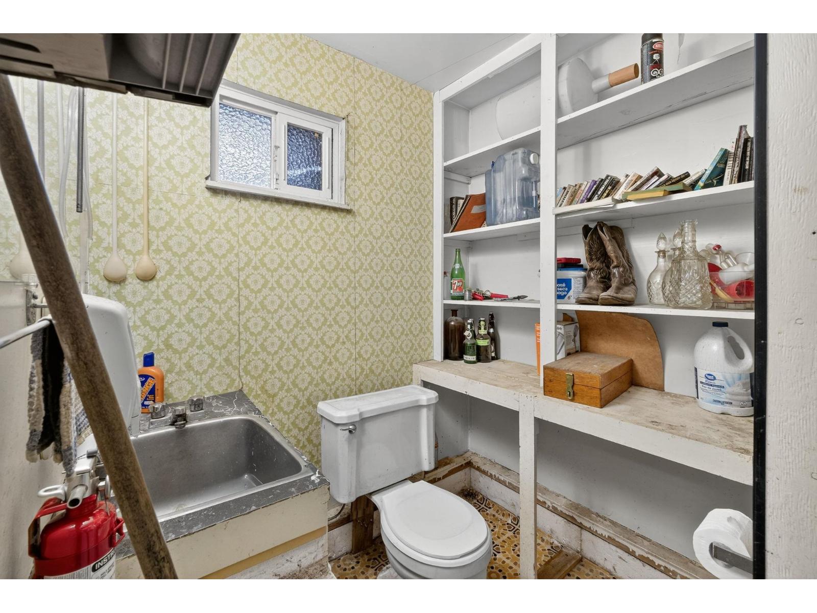 7886 140 STREET, Surrey