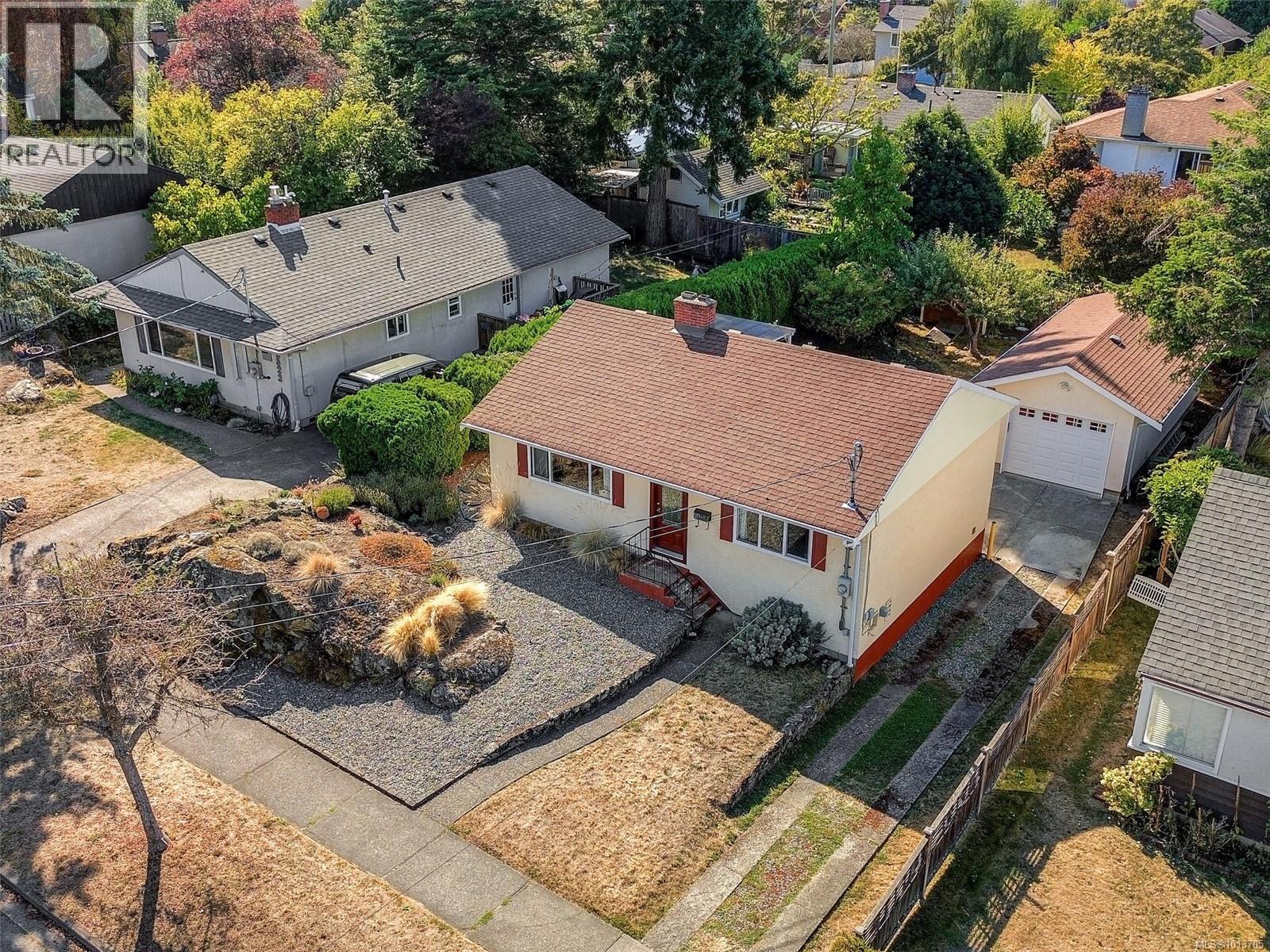 2532 Shakespeare St, Victoria