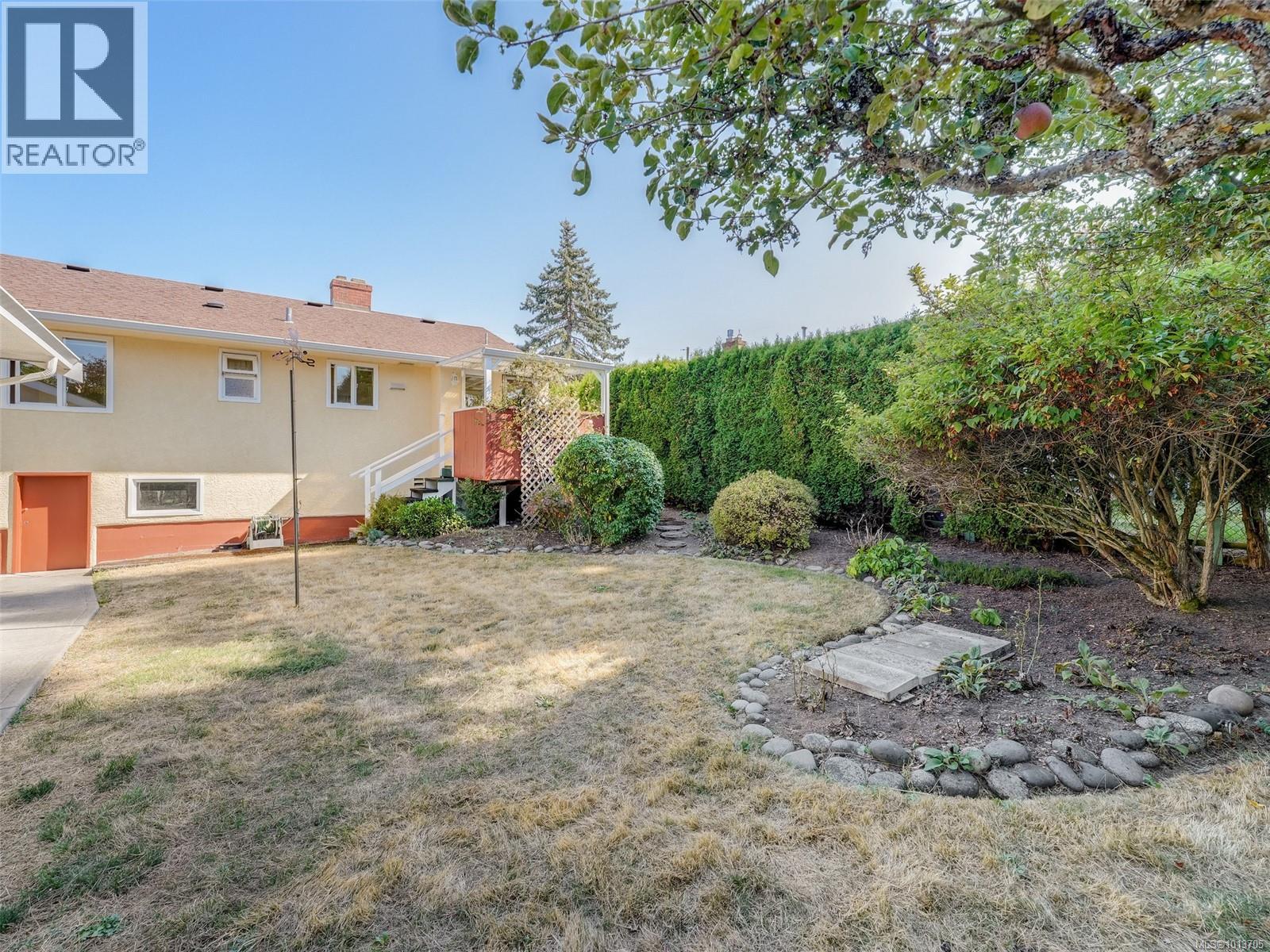 2532 Shakespeare St, Victoria