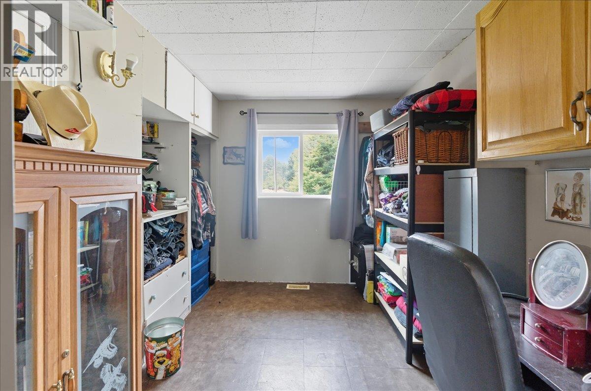 1076 Columbia Heights Road, Robson