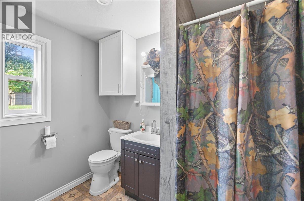 1076 Columbia Heights Road, Robson