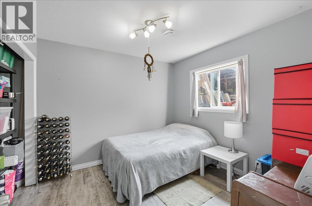 1076 Columbia Heights Road, Robson