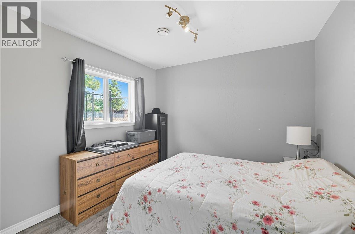 1076 Columbia Heights Road, Robson