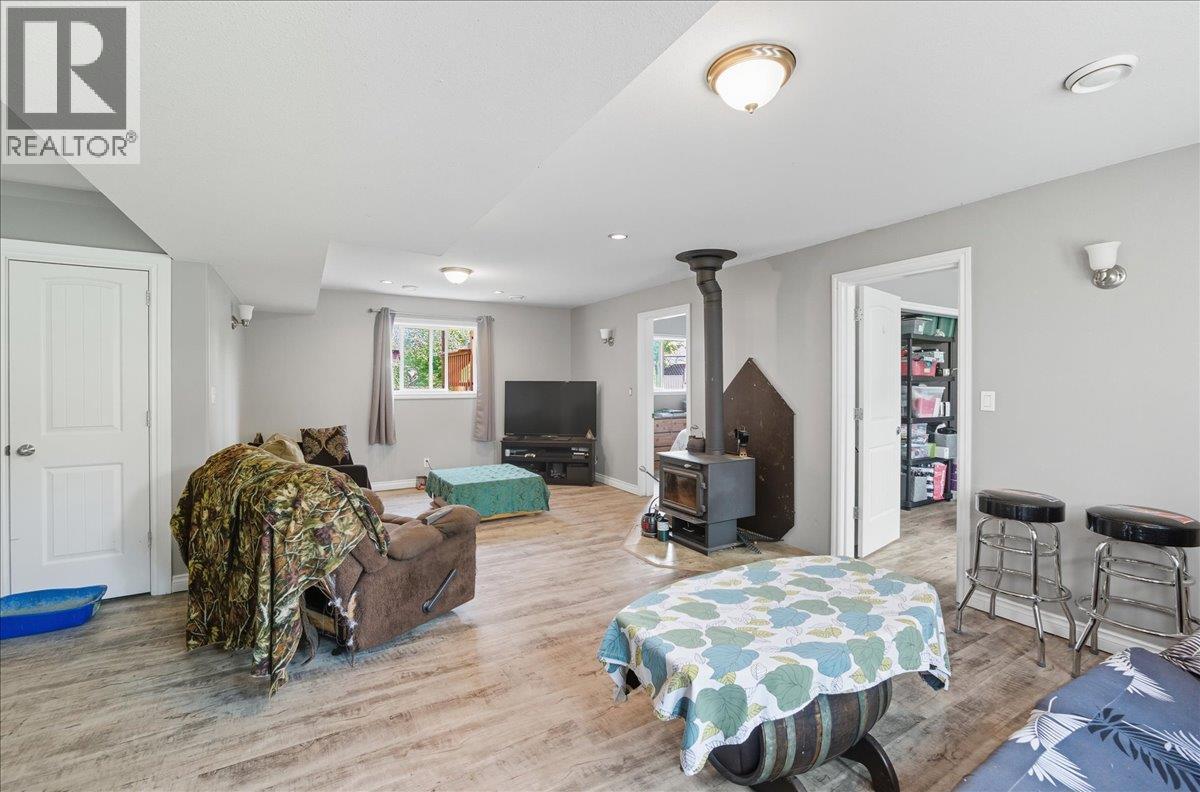 1076 Columbia Heights Road, Robson