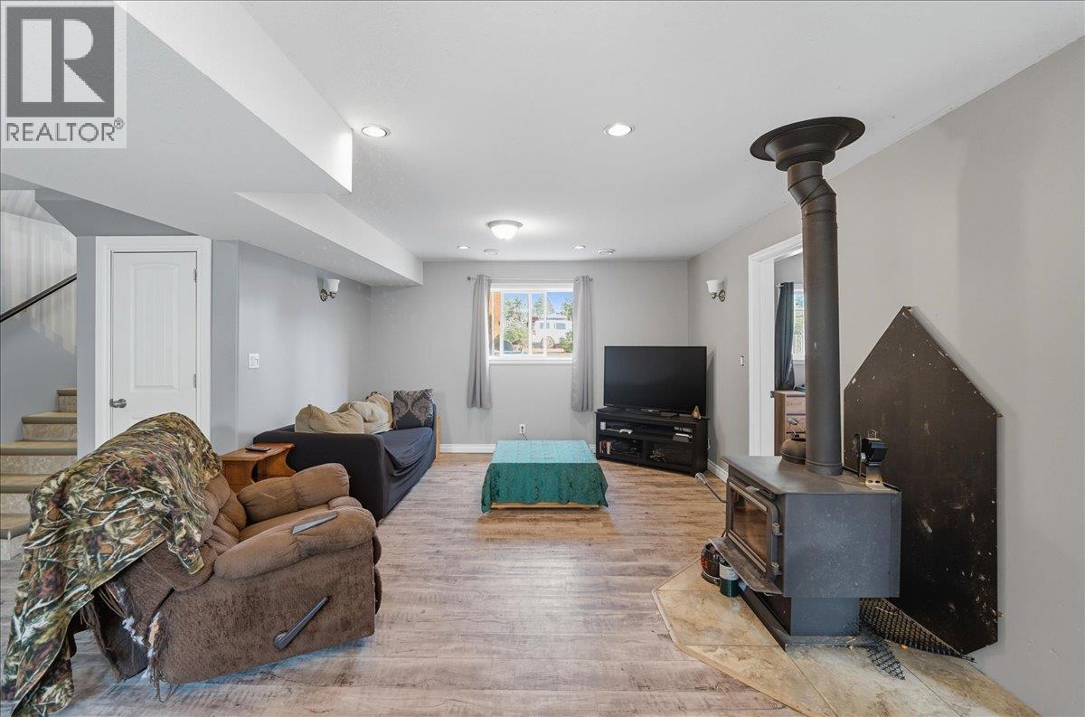 1076 Columbia Heights Road, Robson