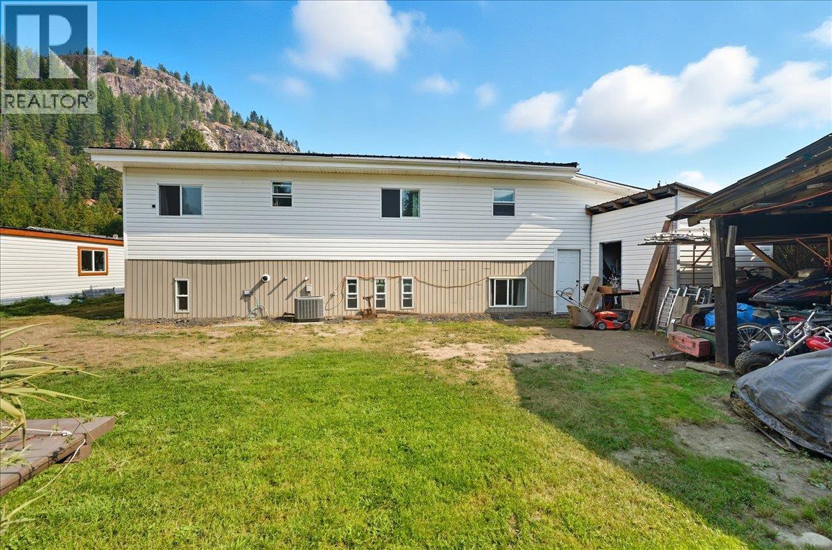 1076 Columbia Heights Road, Robson