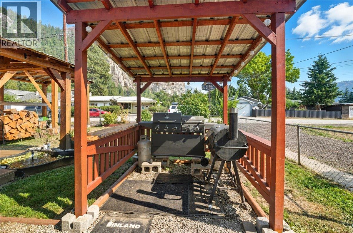 1076 Columbia Heights Road, Robson
