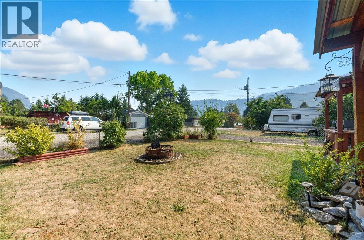 1076 Columbia Heights Road, Robson