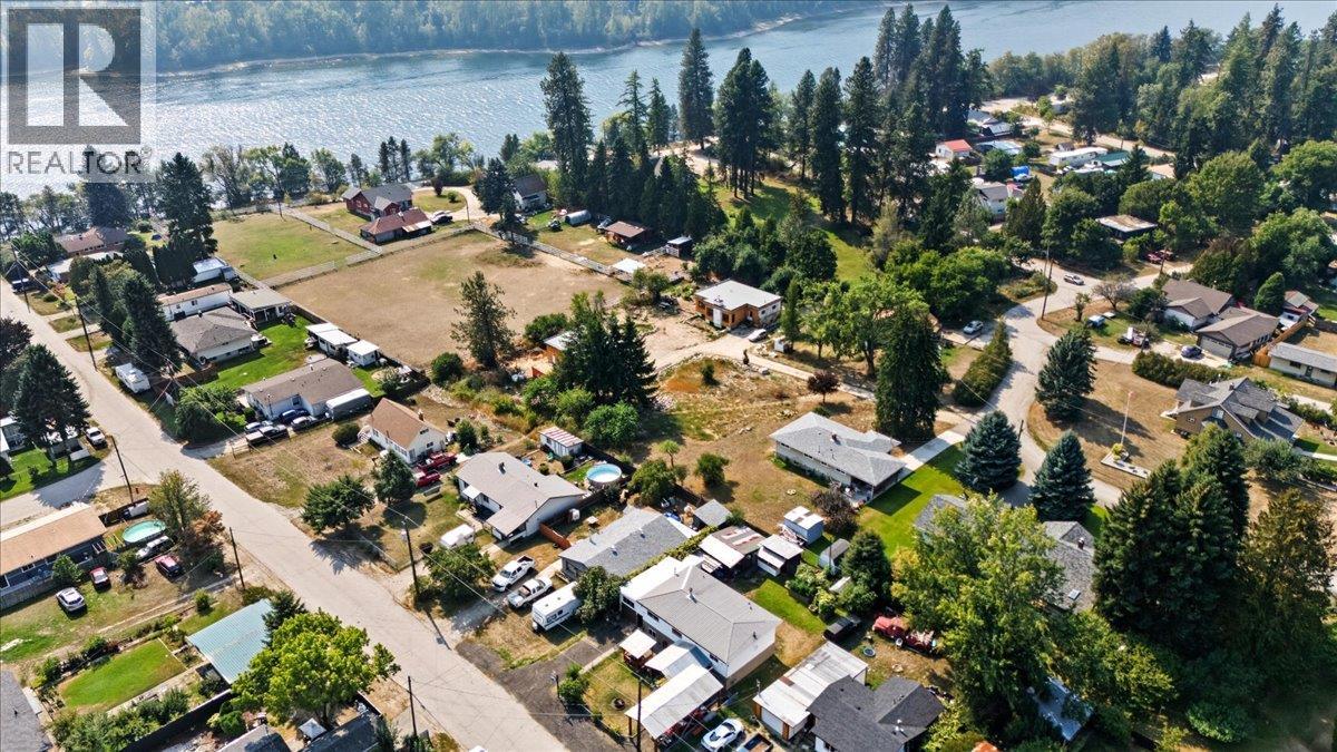 1076 Columbia Heights Road, Robson