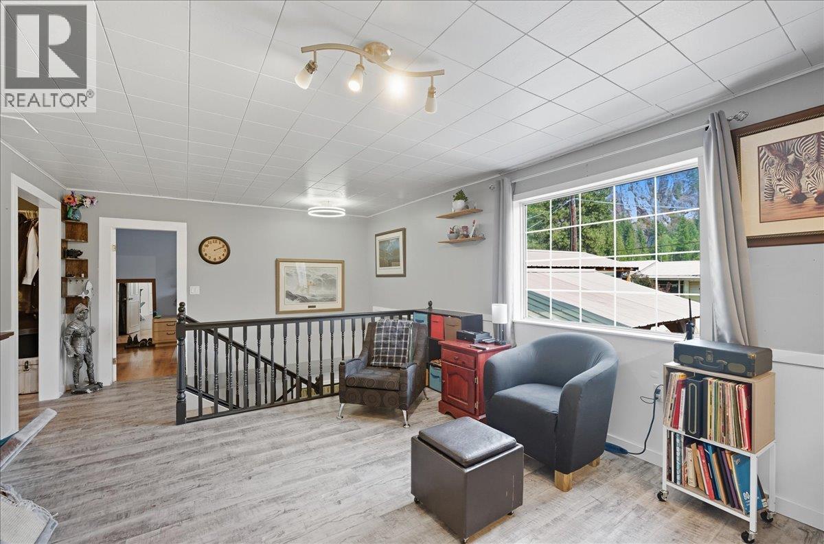 1076 Columbia Heights Road, Robson