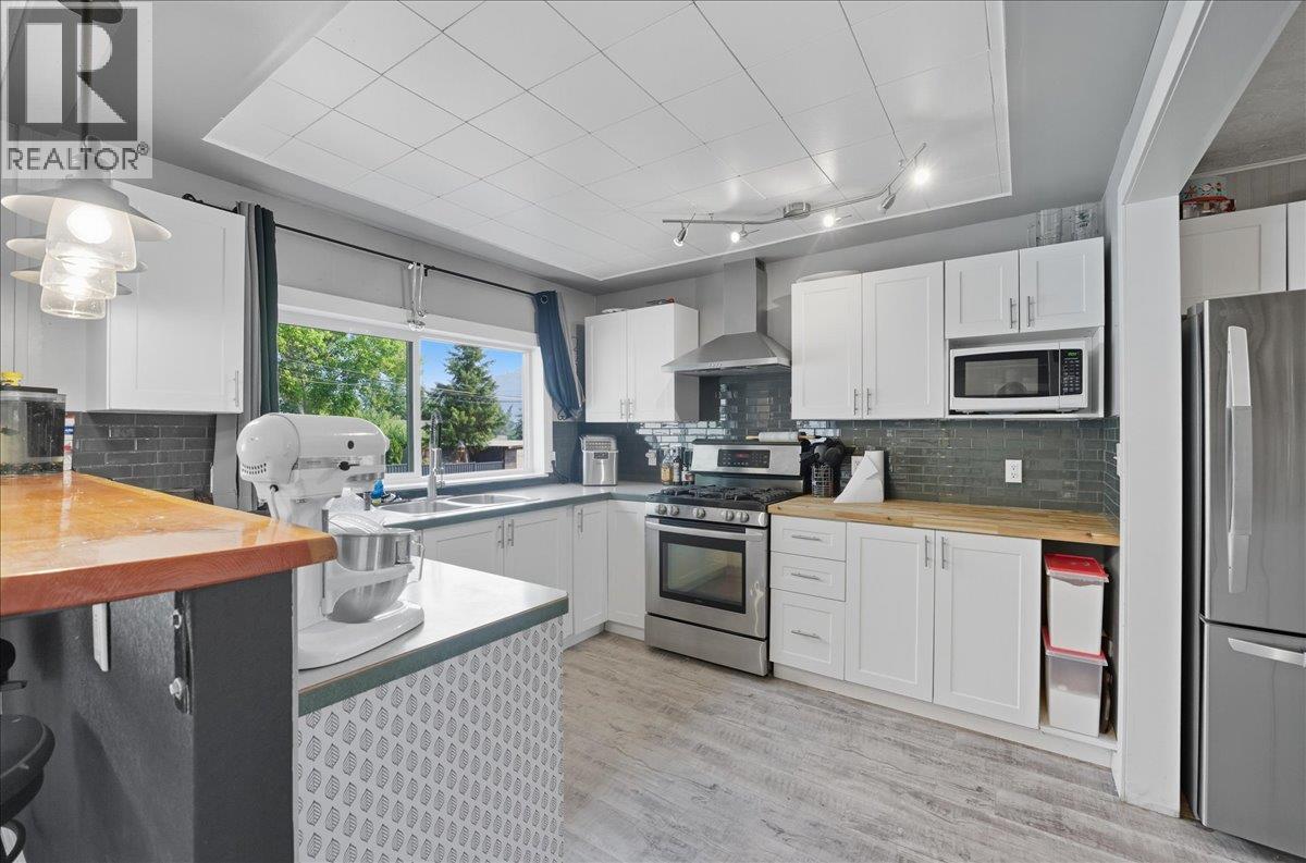 1076 Columbia Heights Road, Robson