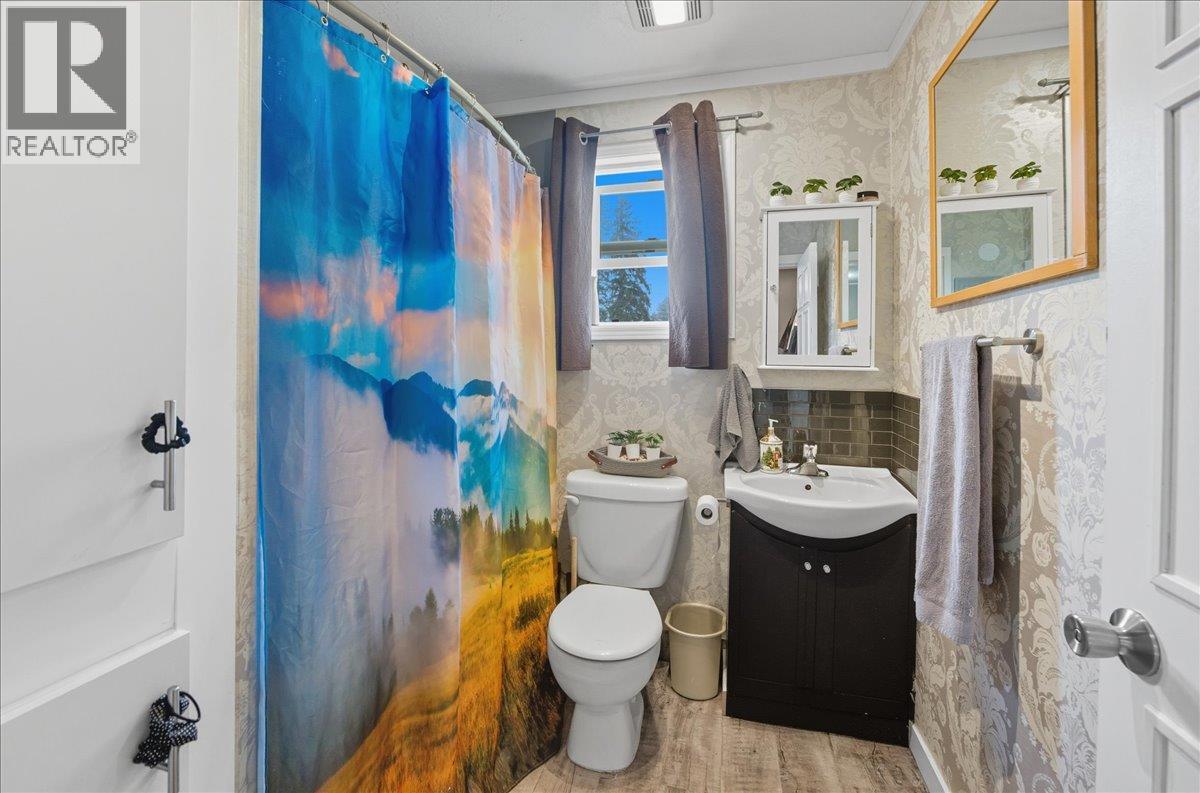 1076 Columbia Heights Road, Robson