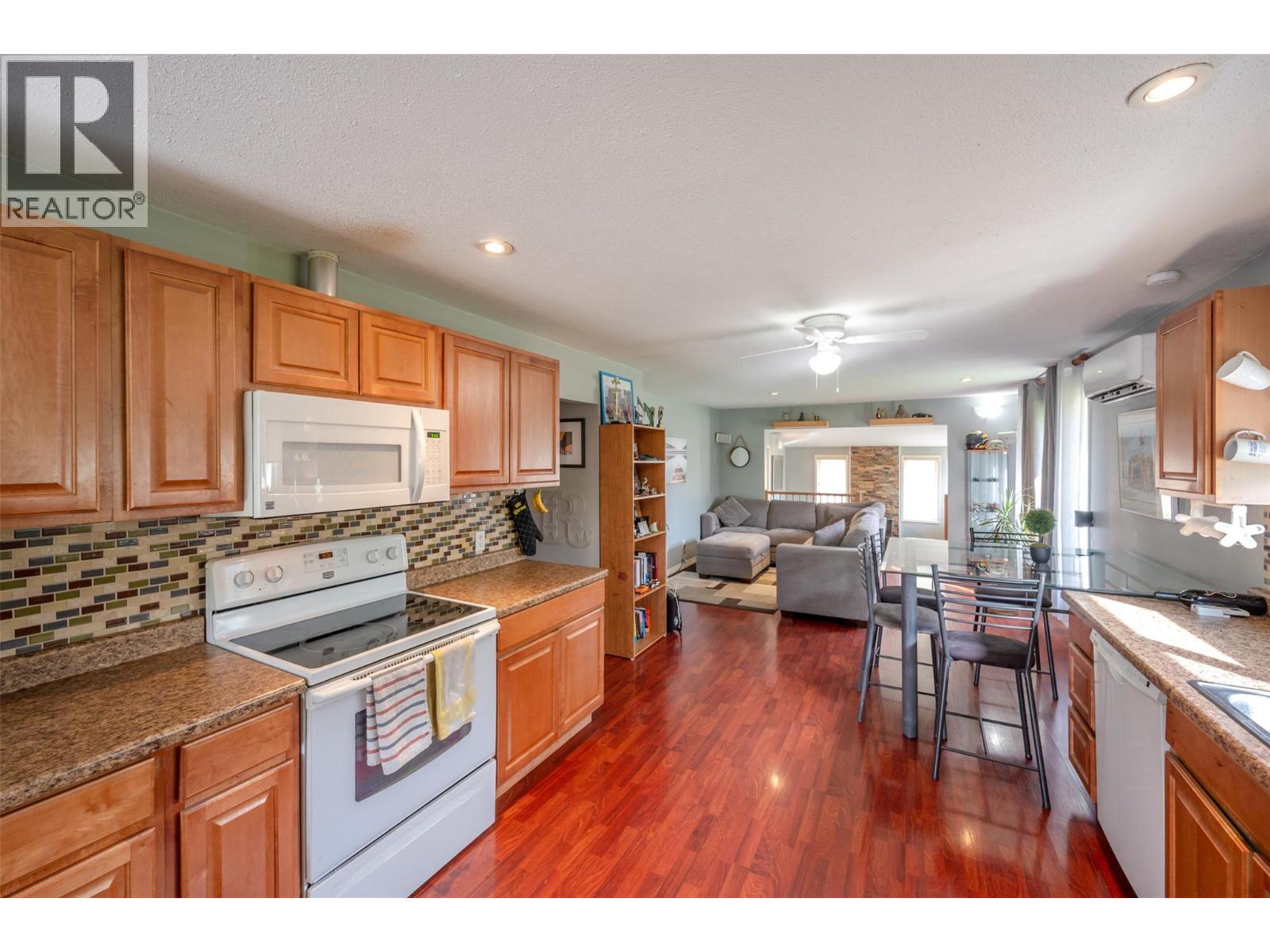 5471 SAWMILL Road, Oliver