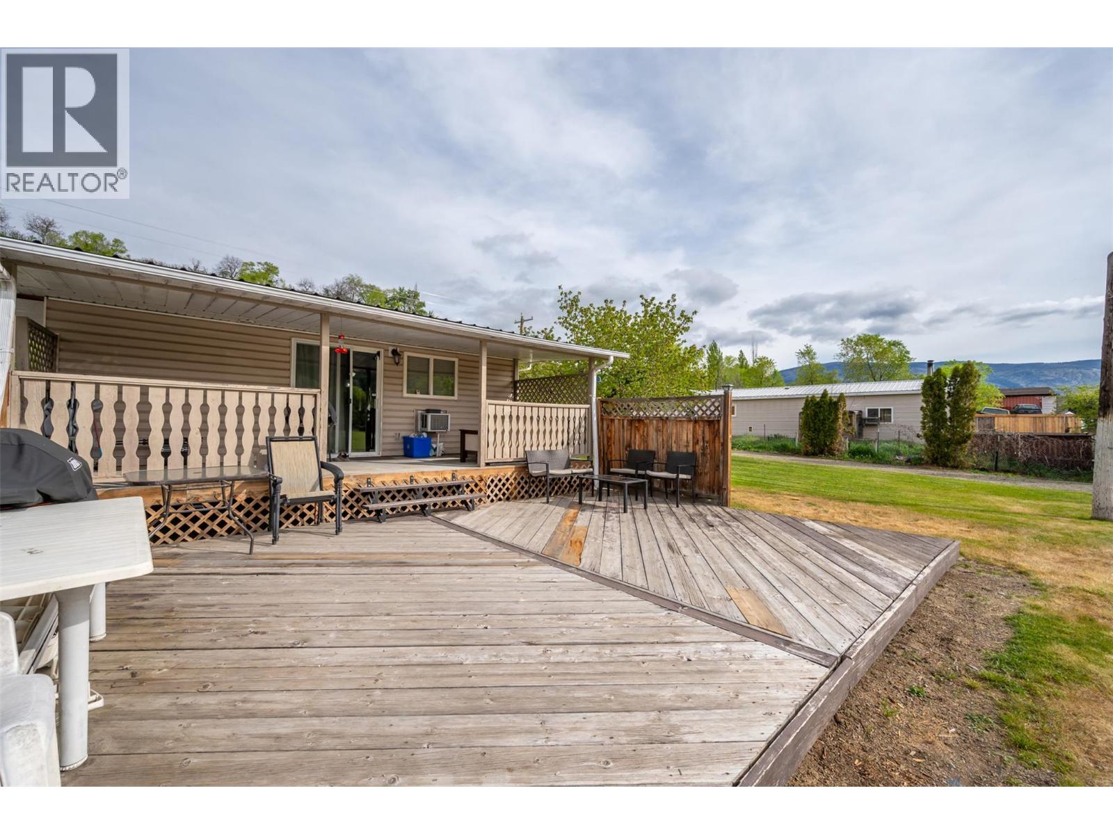 5471 SAWMILL Road, Oliver