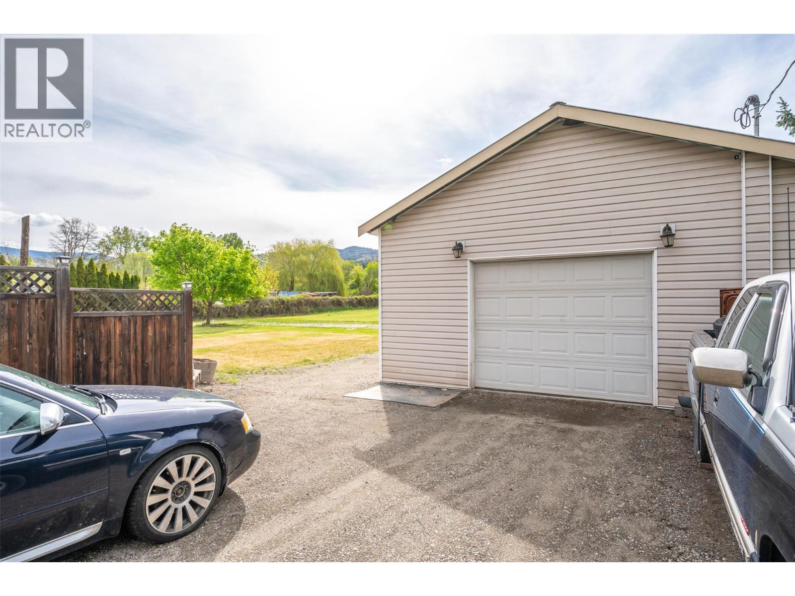 5471 SAWMILL Road, Oliver