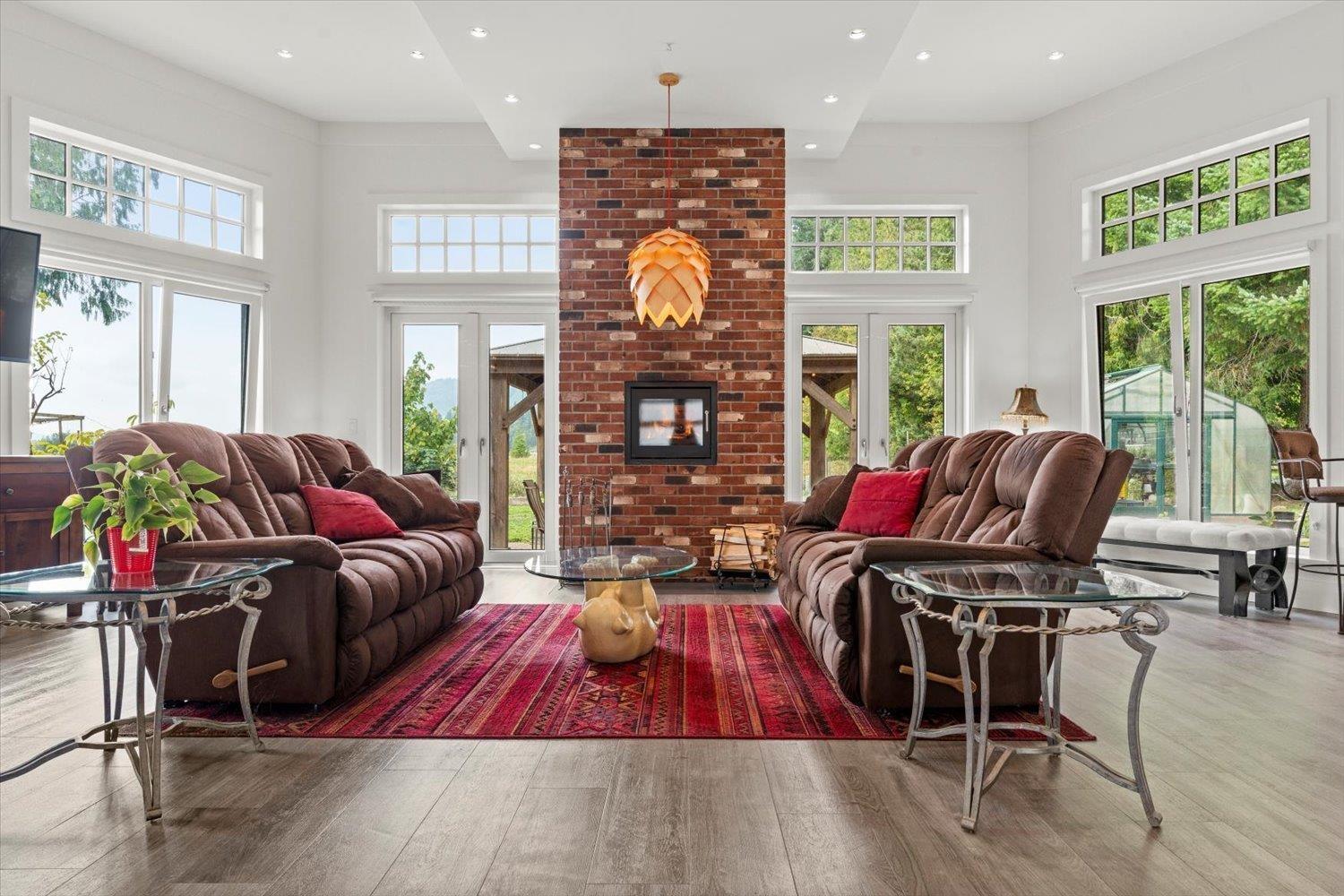 1185 COLUMBIA VALLEY ROAD, Columbia Valley, Columbia Valley